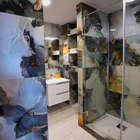 Delux Center Apartment *