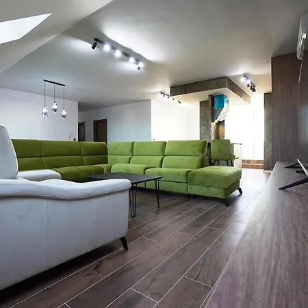 Delux Center Apartment *