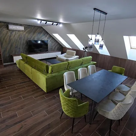 Delux Center Apartment *