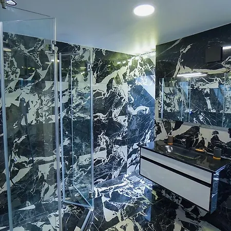 Apartment Delux Center *